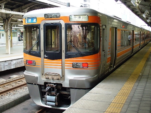 中央線快速313系8000番台(JR東海・名古屋駅)