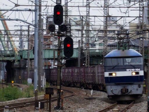 EF210-104(京急花月園前駅付近)