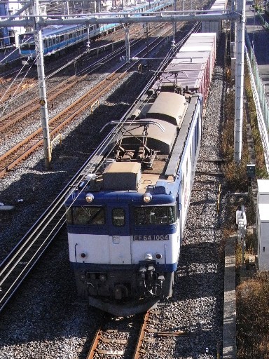 機関車 EF64-1004 (蕨駅-西川口駅 2009-12-22)