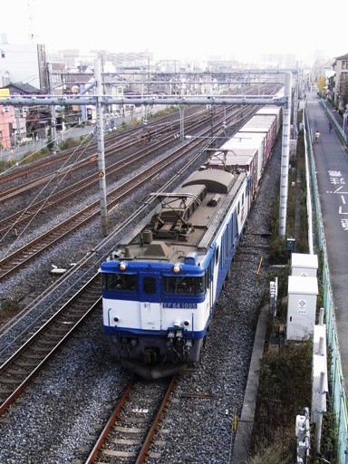 機関車 EF64-1005 (蕨駅-西川口駅 2009-12-10)