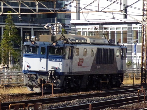 機関車 EF64-1007 (蕨駅-西川口駅 2010-12-9)