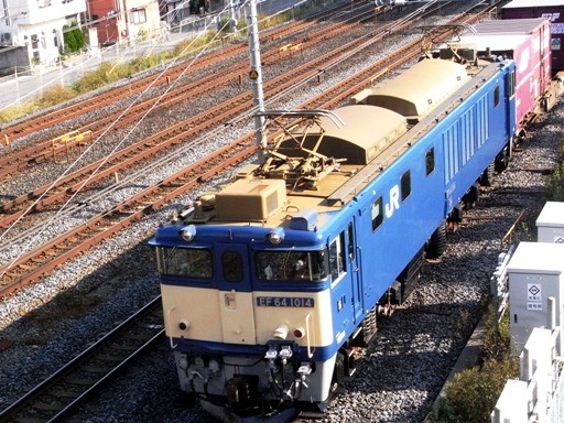 機関車 EF64-1014 (蕨駅-西川口駅 2009-11-26)