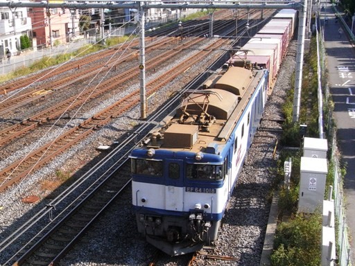 機関車 EF64-1018 (蕨駅-西川口駅 2009-11-6)