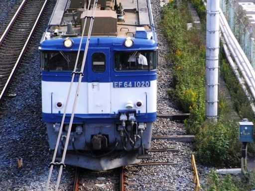 機関車 EF64-1020 (蕨駅-西川口駅 2009-10-30)