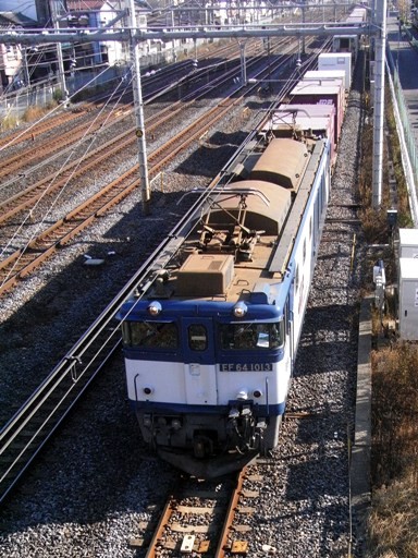 機関車 EF64-1013 (蕨駅-西川口駅 2009-12-24)