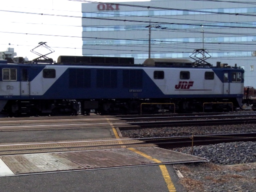 機関車 EF64-1037 (蕨駅-西川口駅 2010-11-16)