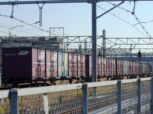 貨物列車 EF65-1090 (蕨駅付近)