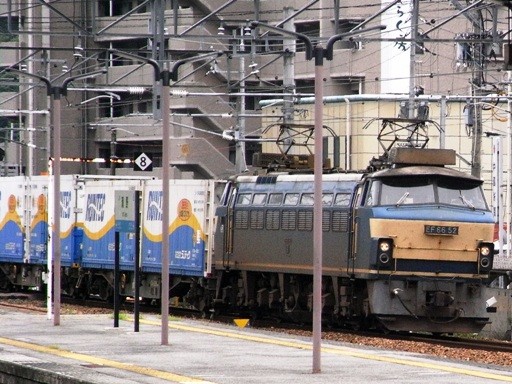 EF66-52(瀬野駅)