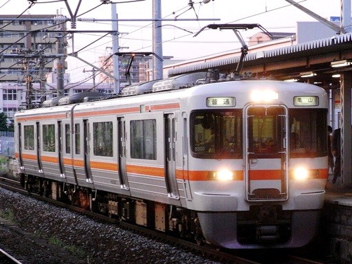普通列車(桑名駅)