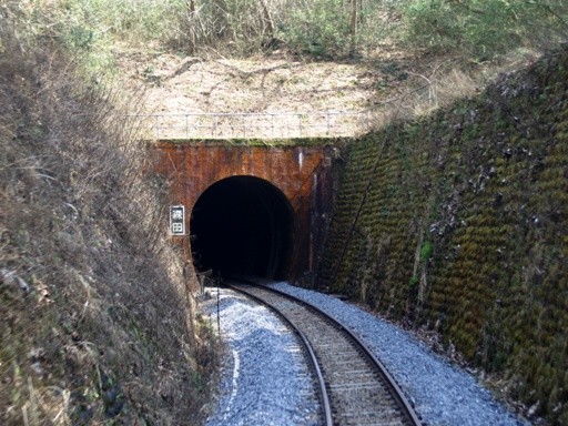 トンネル(小塙駅-滝駅)