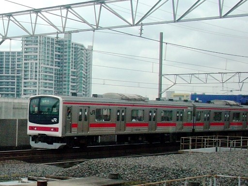 205系列車(南船橋駅)