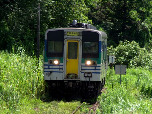 キハ37(上総松丘駅)