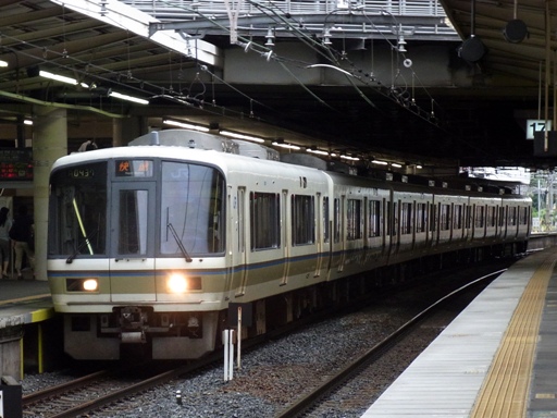 221系(新大阪駅)