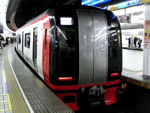 2200系特急(名鉄名古屋駅)