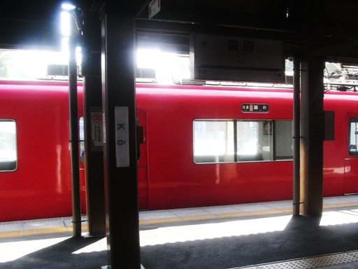 列車(名鉄豊川線国府駅)