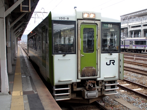 キハ100系(一ノ関駅)