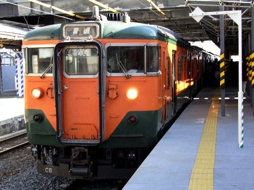 普通列車(嵯峨嵐山駅)