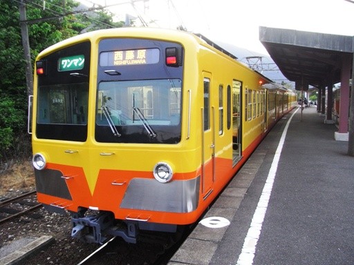 751系(西藤原駅)