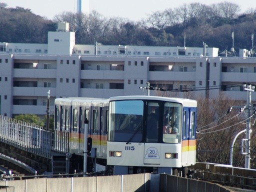 1000形1115(新杉田駅)