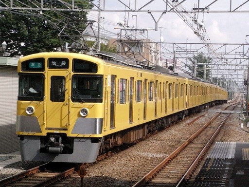 新2000系(秋津駅)