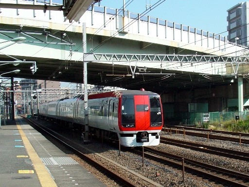 成田エクスプレス(西横浜駅)