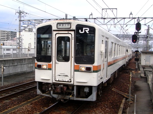 キハ11-121(岐阜駅)