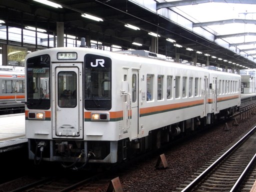 キハ11-121(岐阜駅)