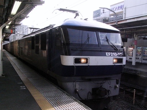 EF210-128(熱海駅)