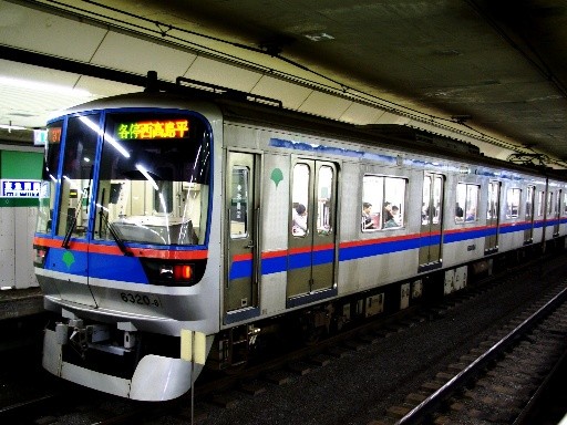 三田線6300系(田園調布駅)