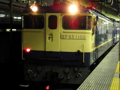 寝台列車富士機関車(東京駅)